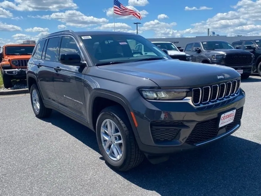 2025 Jeep Grand Cherokee Laredo X photo 1