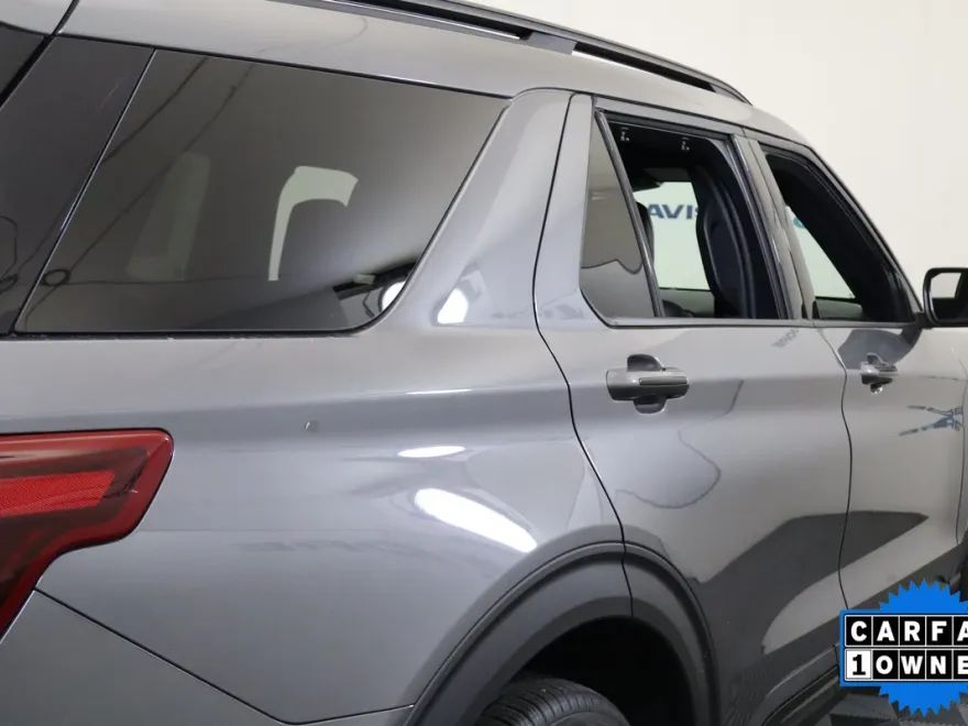 2024 Ford Explorer ST photo 1