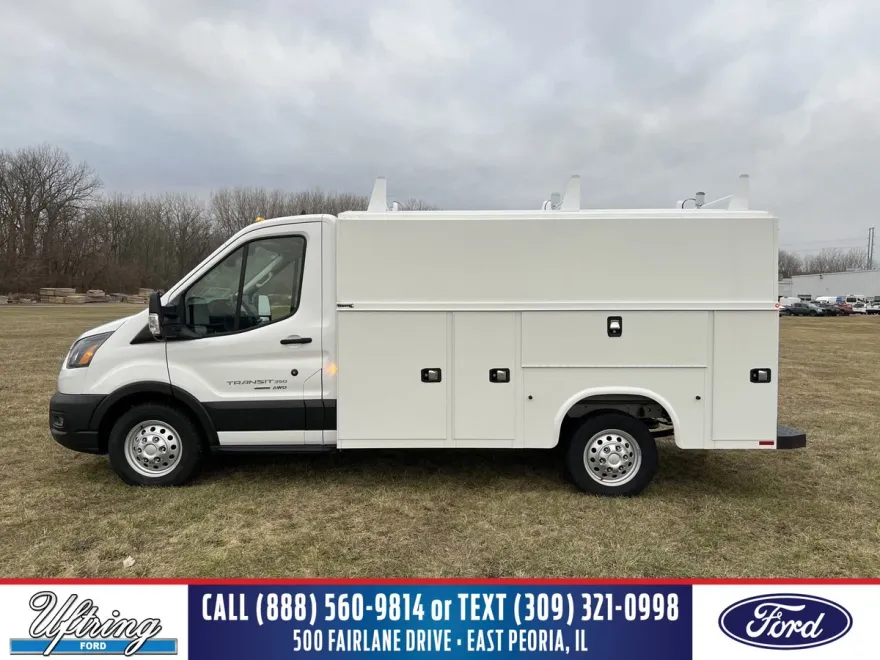 2024 Ford Transit Cutaway photo 1