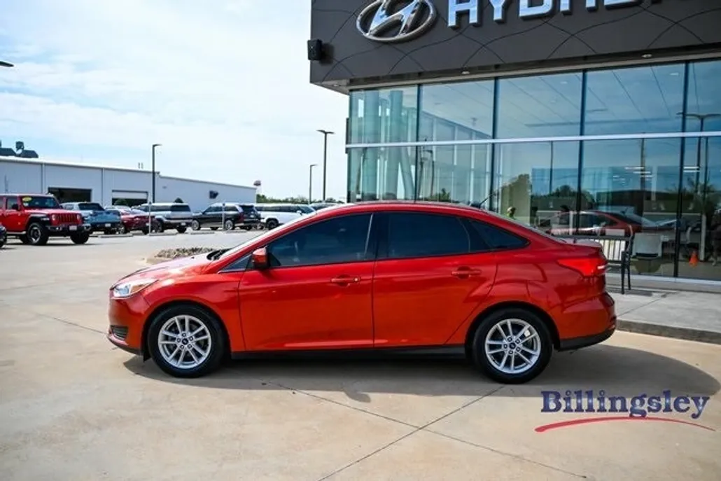 2018 Ford Focus SE photo 1