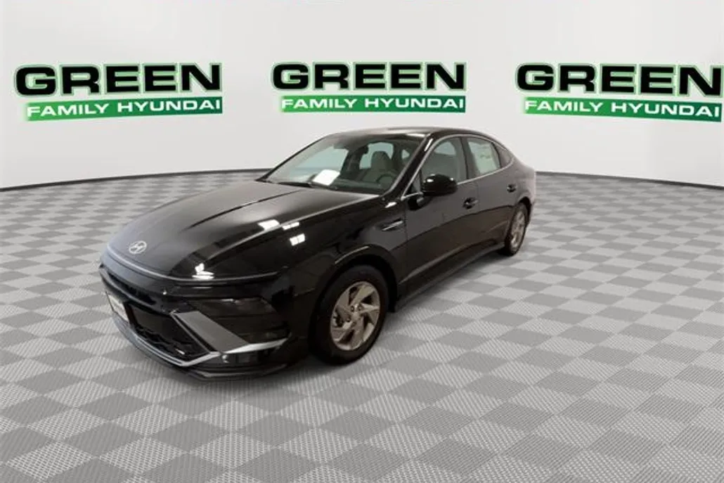 2025 Hyundai Sonata SE photo 1