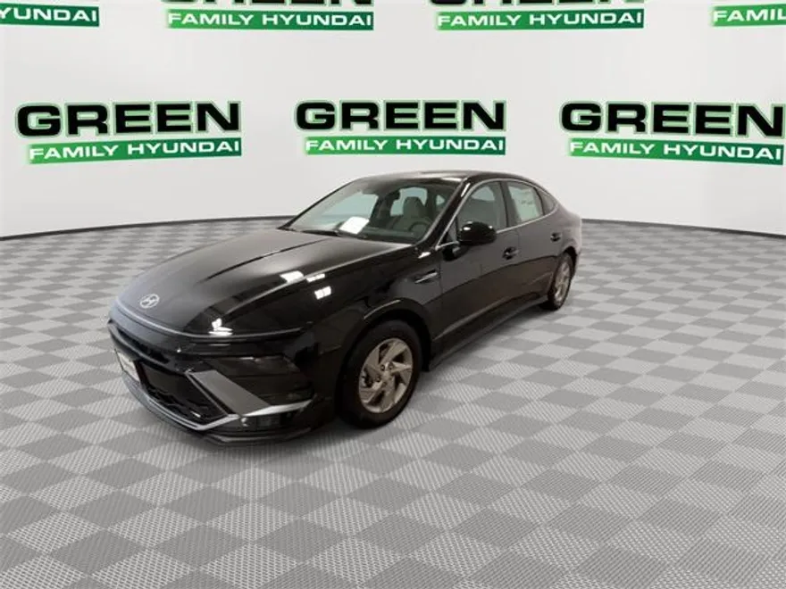 2025 Hyundai Sonata SE photo 1