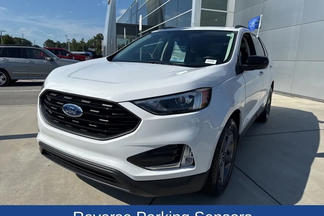 2022 Ford Edge SEL photo 1