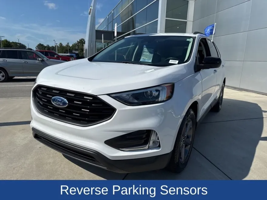 2022 Ford Edge SEL photo 1