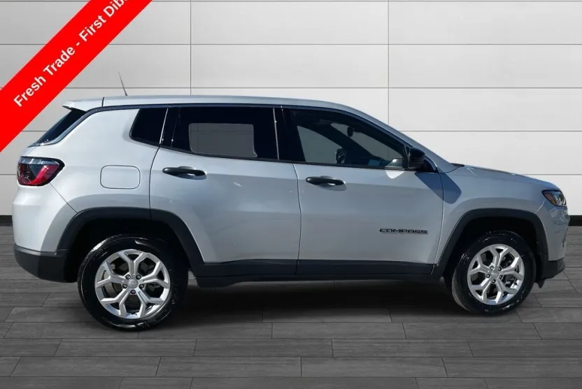 2024 Jeep Compass Sport photo 1
