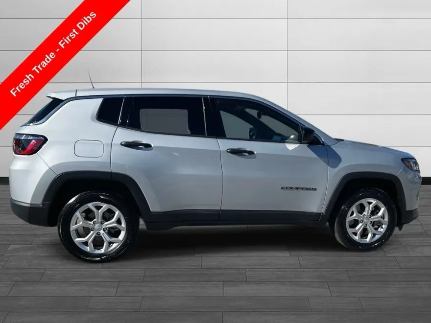 2024 Jeep Compass Sport photo 1