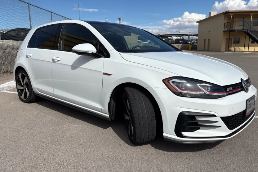 2018 Volkswagen Golf GTI SE photo 1