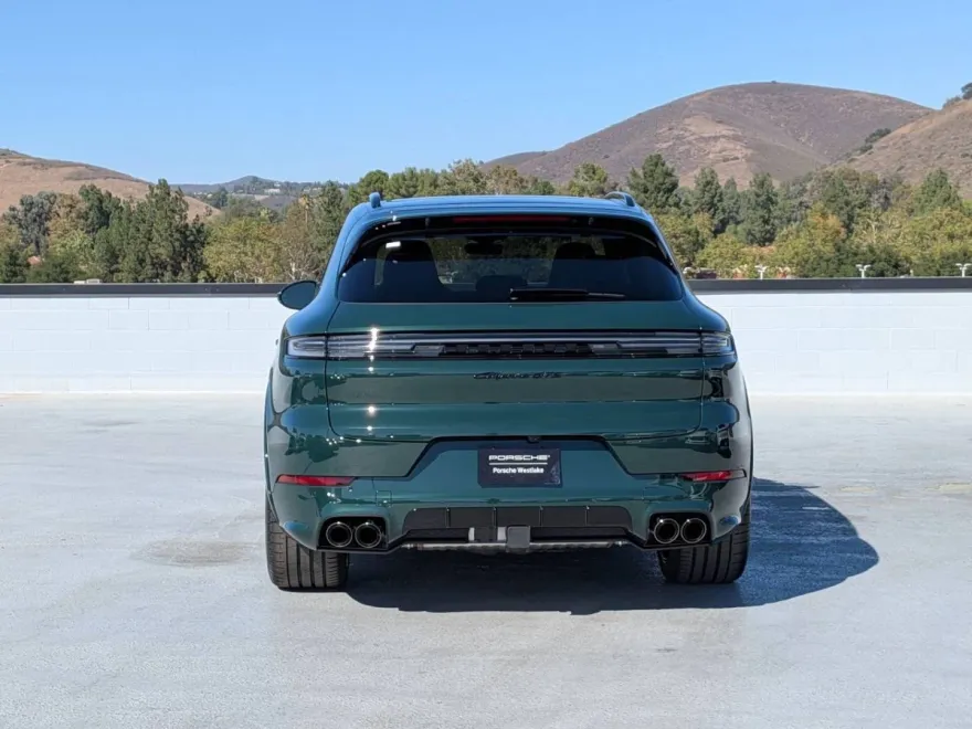 2025 Porsche Cayenne GTS photo 1