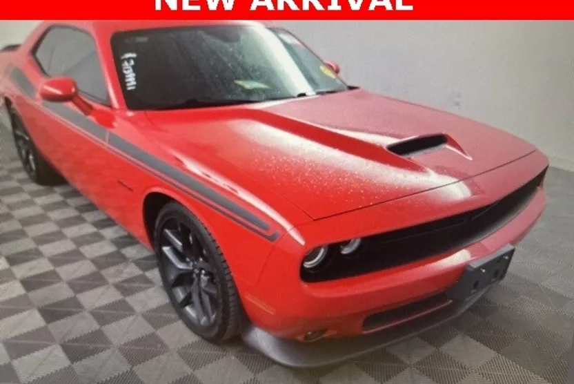 2022 Dodge Challenger R/T photo 1