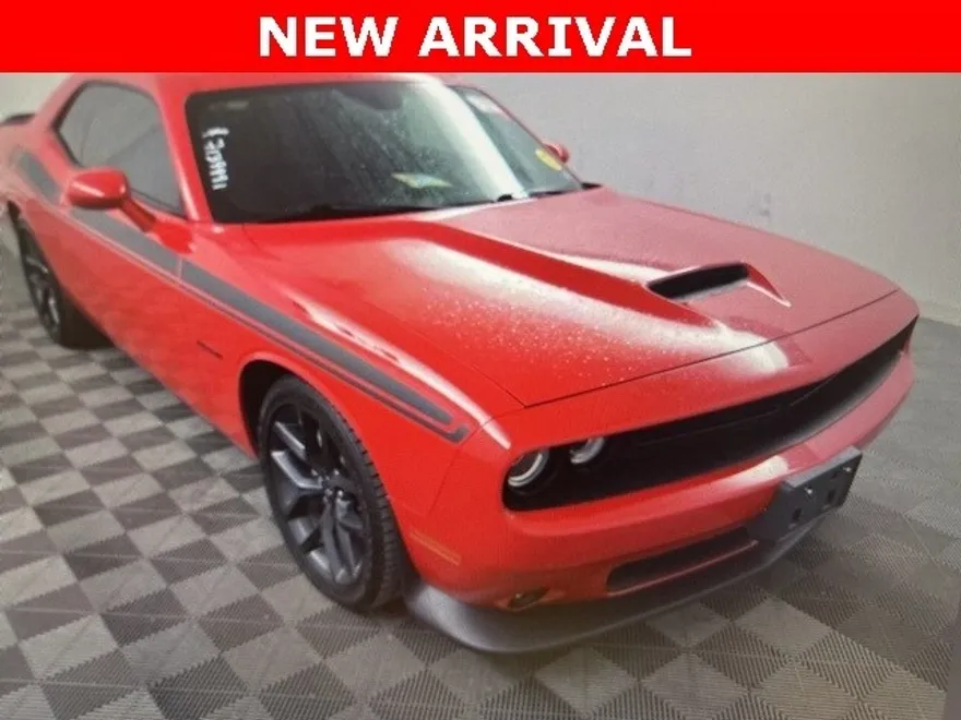 2022 Dodge Challenger R/T photo 1