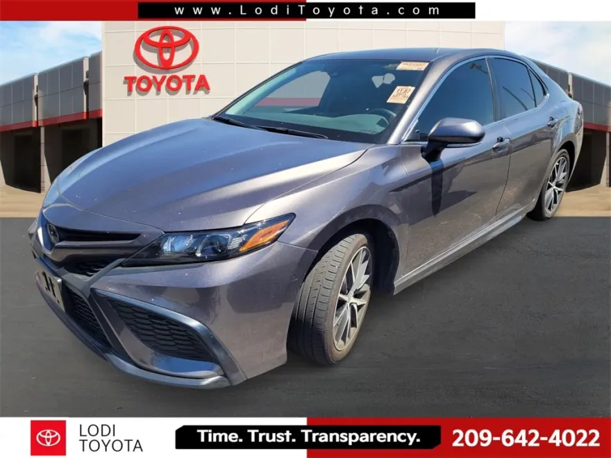 2024 Toyota Camry SE photo 1