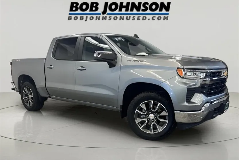 2025 Chevrolet Silverado 1500 LT photo 1