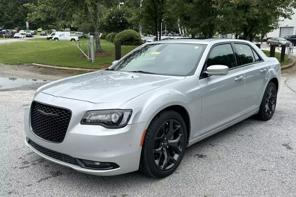 2023 Chrysler 300 S photo 1