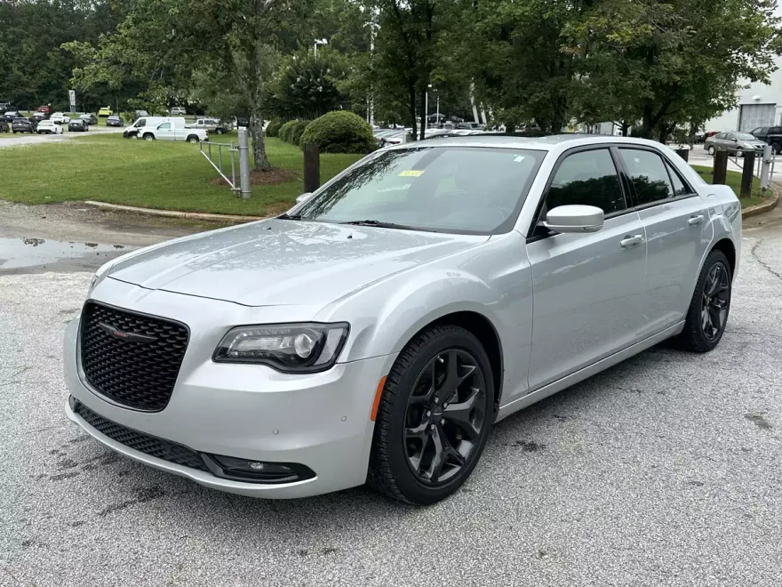 2023 Chrysler 300 S photo 1