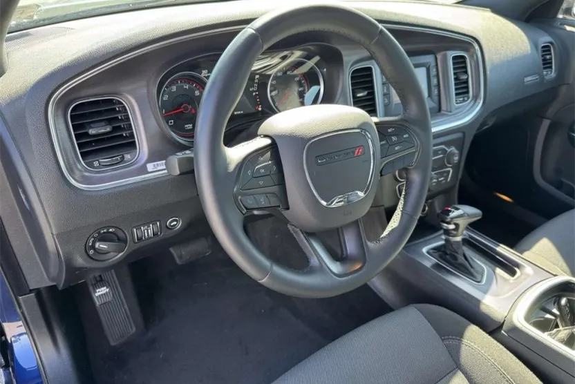 2016 Dodge Charger SE photo 1