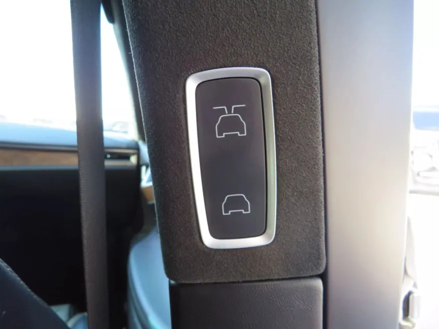 2017 Tesla Model X 100D photo 40
