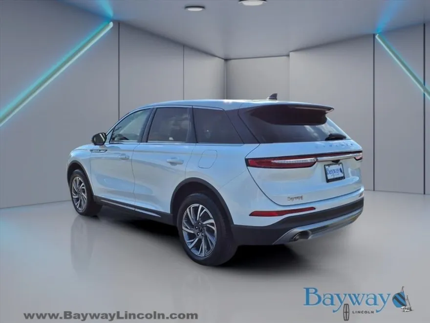 2024 Lincoln Corsair Premiere photo 1
