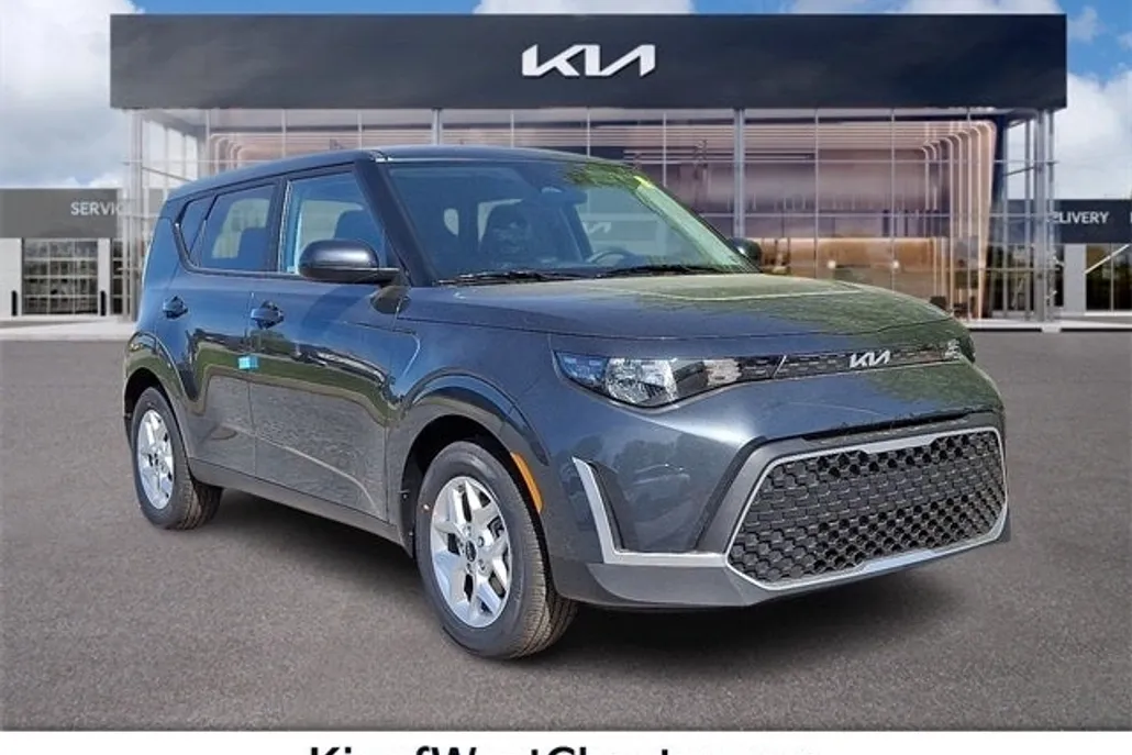 2025 Kia Soul LX photo 1