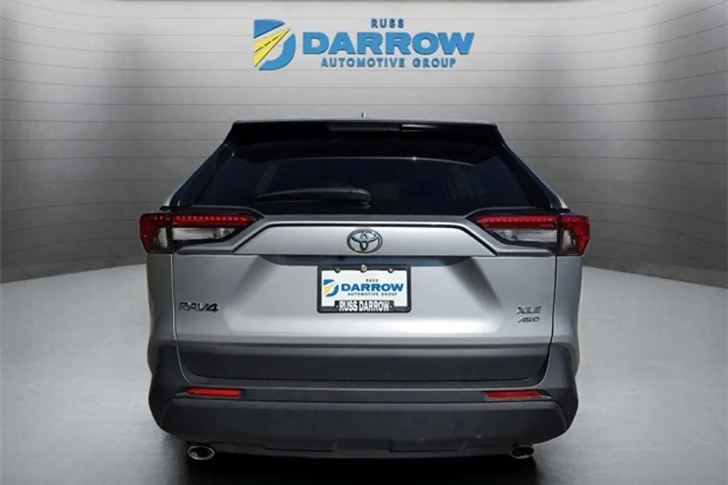 2024 Toyota RAV4 XLE photo 1
