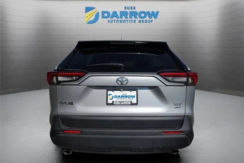 2024 Toyota RAV4 XLE photo 1