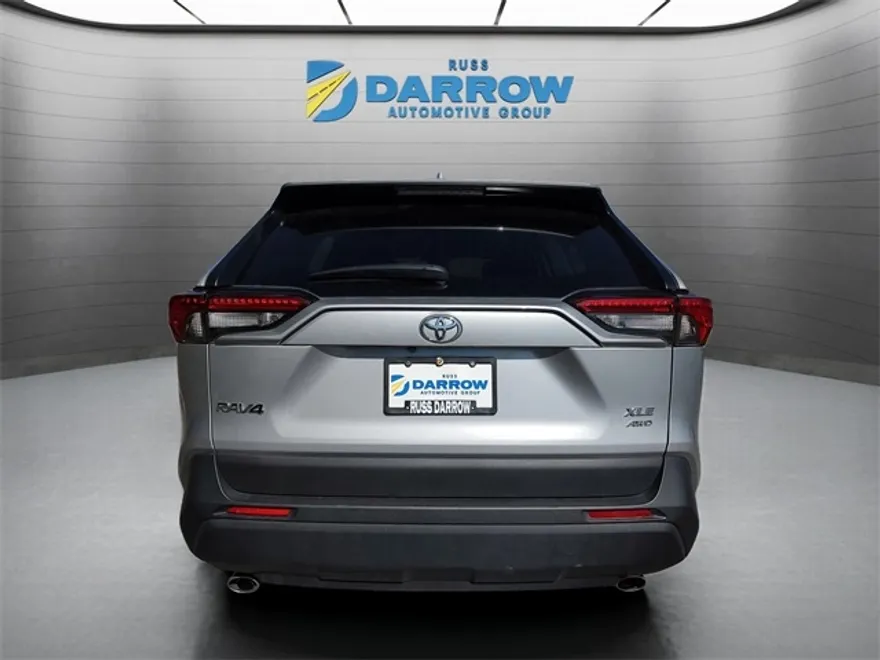 2024 Toyota RAV4 XLE photo 1