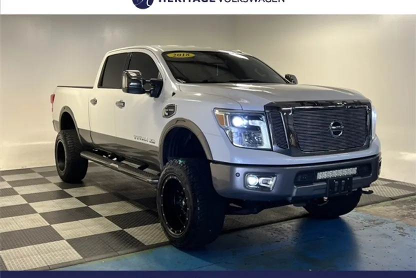 2018 Nissan Titan Platinum Reserve photo 1