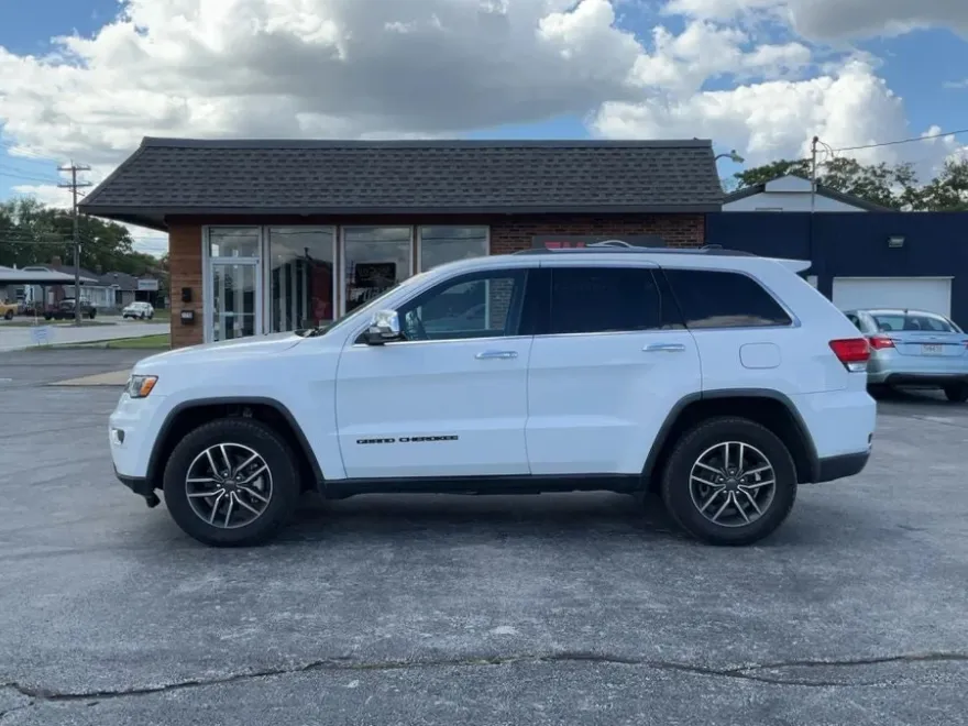 2019 Jeep Grand Cherokee Limited Sport photo 1