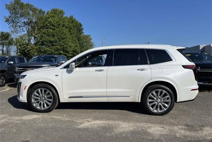 2022 Cadillac XT6 Premium Luxury photo 1