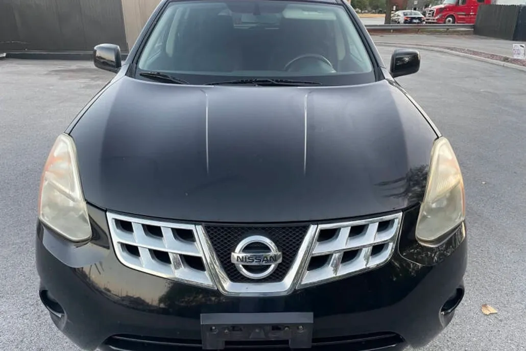 2013 Nissan Rogue SV photo 1