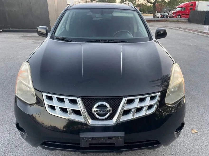 2013 Nissan Rogue SV photo 1