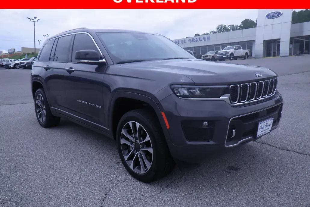 2023 Jeep Grand Cherokee Overland photo 1