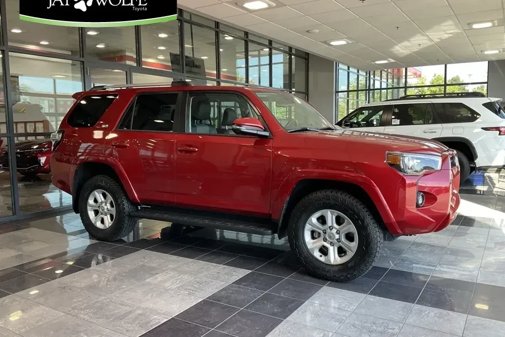 2024 Toyota 4Runner SR5 Premium photo 1