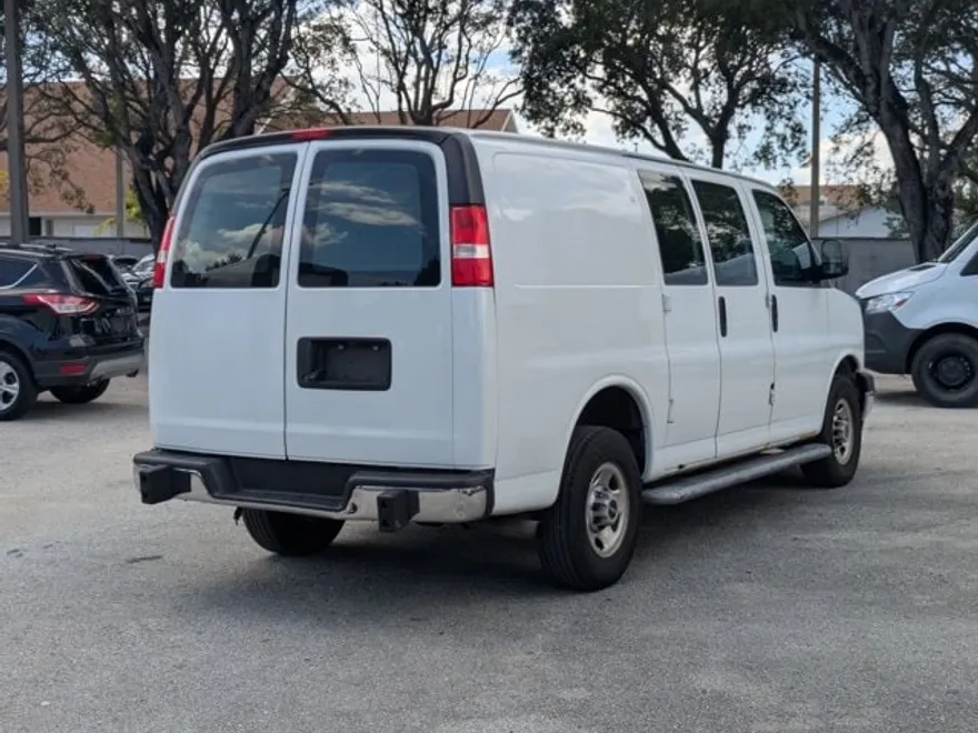 2021 Gmc Savana Cargo 2500 photo 1