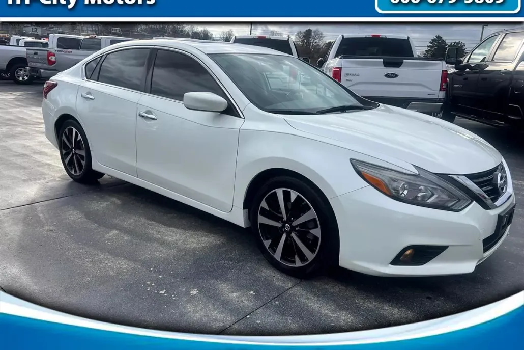 2018 Nissan Altima 2.5 SR photo 1