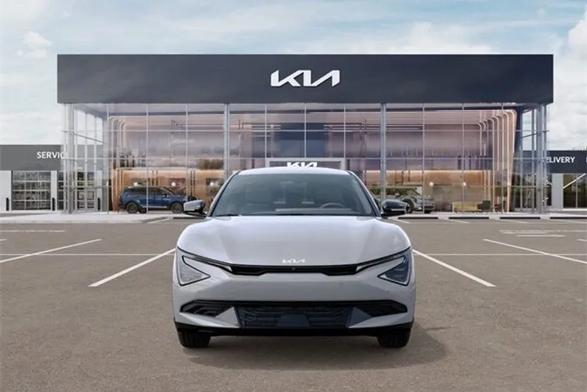 2025 Kia EV6 Light photo 1