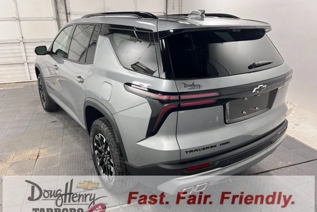 2026 Chevrolet Traverse Z71 photo 1