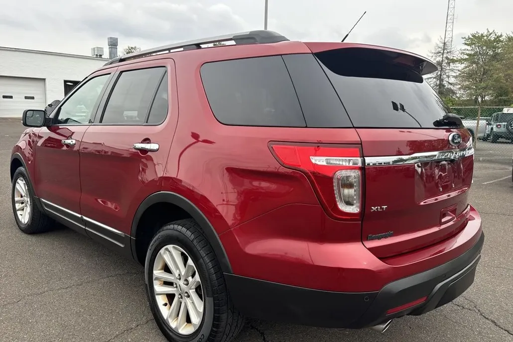 2013 Ford Explorer XLT photo 1