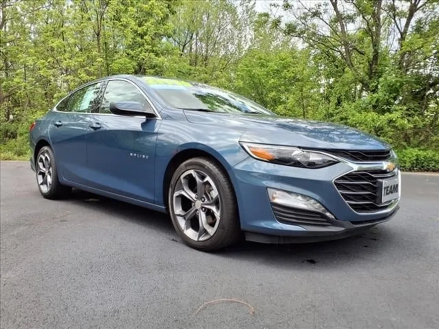 2024 Chevrolet Malibu 1LT photo 1
