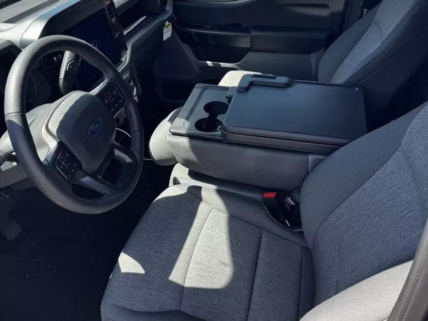 2025 Ford F-150 XL photo 1