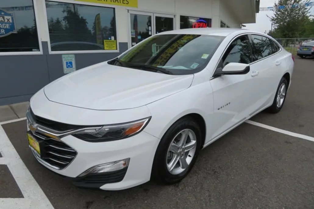 2024 Chevrolet Malibu LS photo 1