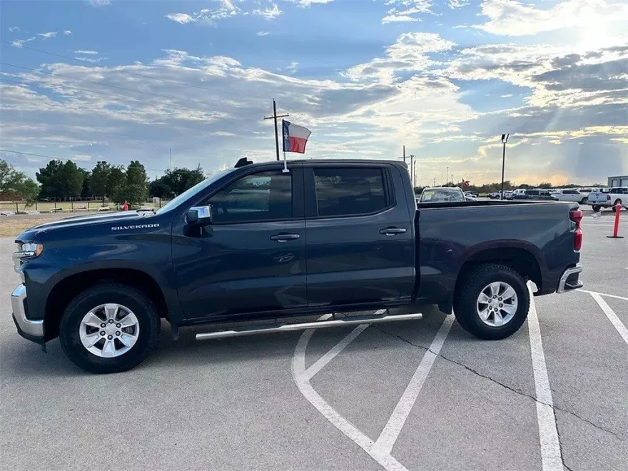 2020 Chevrolet Silverado 1500 LT photo 1