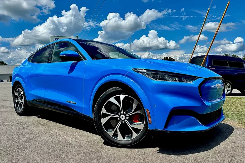 2021 Ford Mustang Mach-E Premium photo 1
