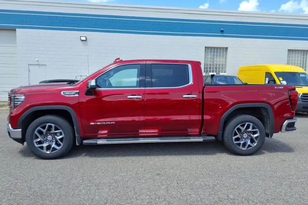 2022 Gmc Sierra 1500 SLT photo 1