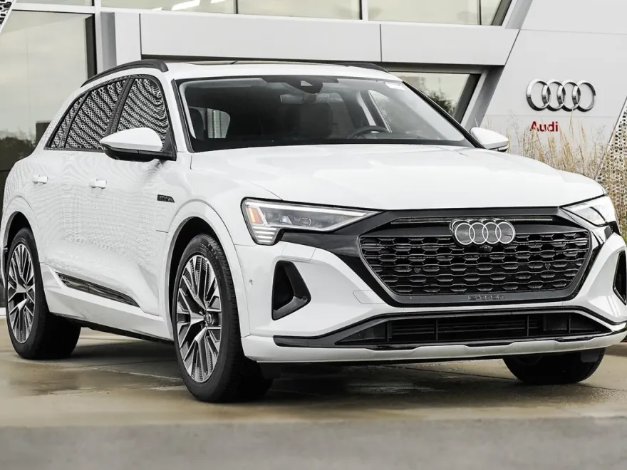 2024 Audi Q8 E-tron Prestige photo 1