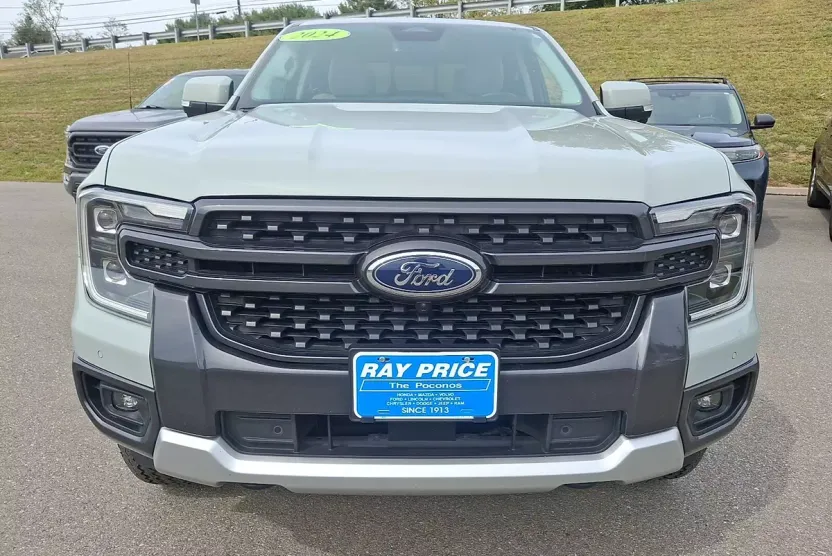 2024 Ford Ranger Lariat photo 1