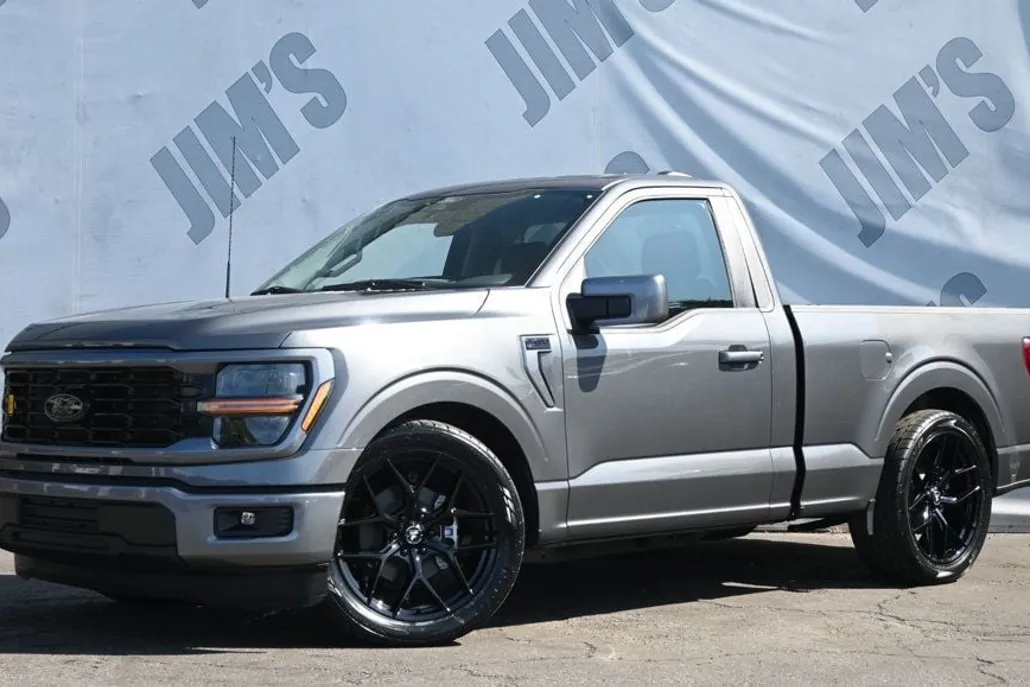 2025 Ford F-150 XL photo 1