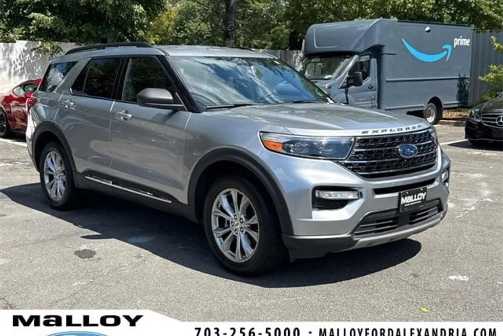 2020 Ford Explorer XLT photo 1
