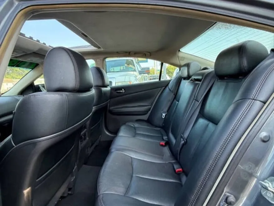 2014 Nissan Maxima SV photo 1