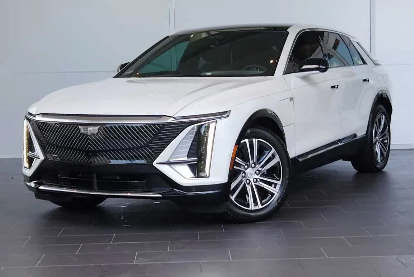 2025 Cadillac Lyriq Luxury photo 1
