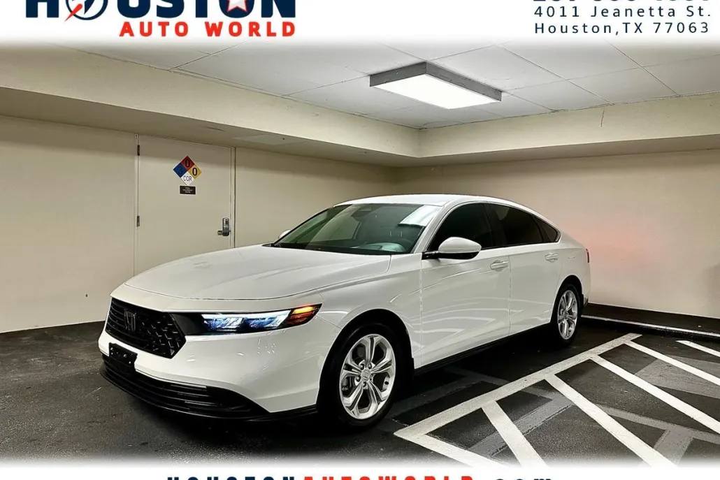 2024 Honda Accord LX photo 1